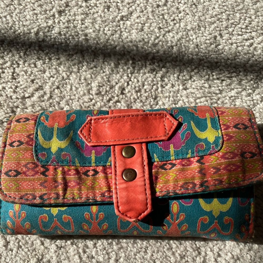 Durable lightweight sustainable wallet